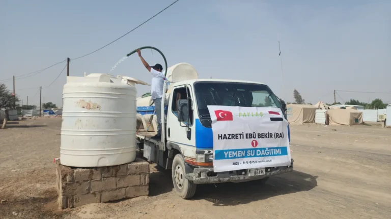 Yemen Su Tankeri Dağıtımı